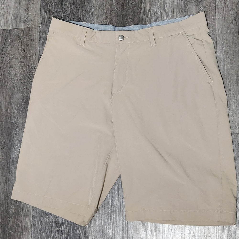 Adidas Mens 10 inch khaki Golf Shorts size 36